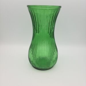Vintage Emerald Green Hoosier Glass 4086-A Vase